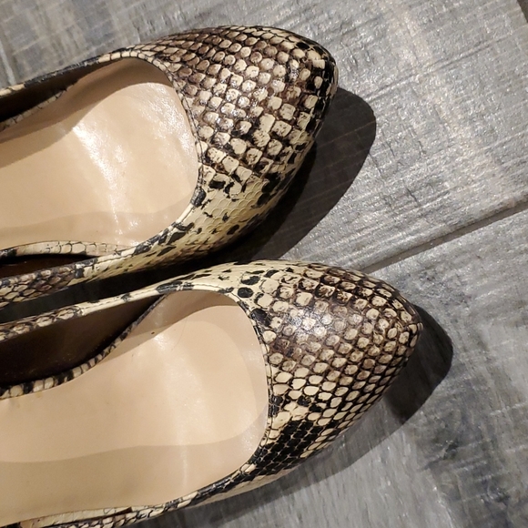 H BY Halston brown embossed snakeskin heel pumps - Picture 14 of 14